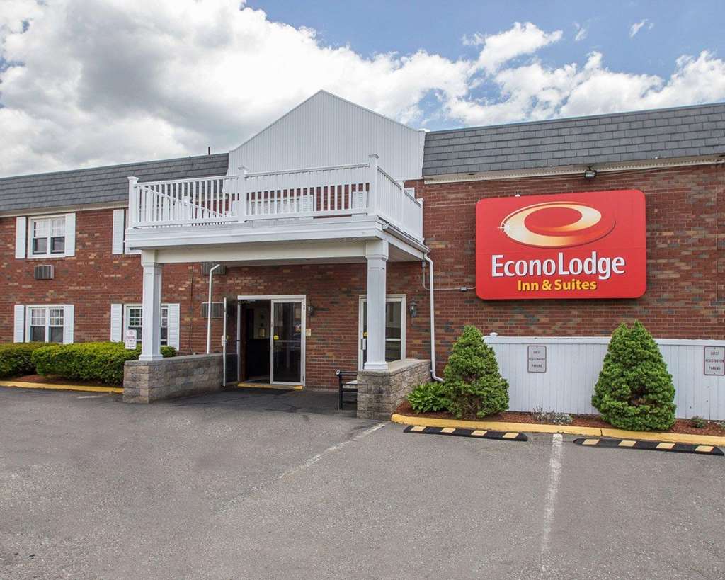 Econo Lodge Inn & Suites Airport - featured photo