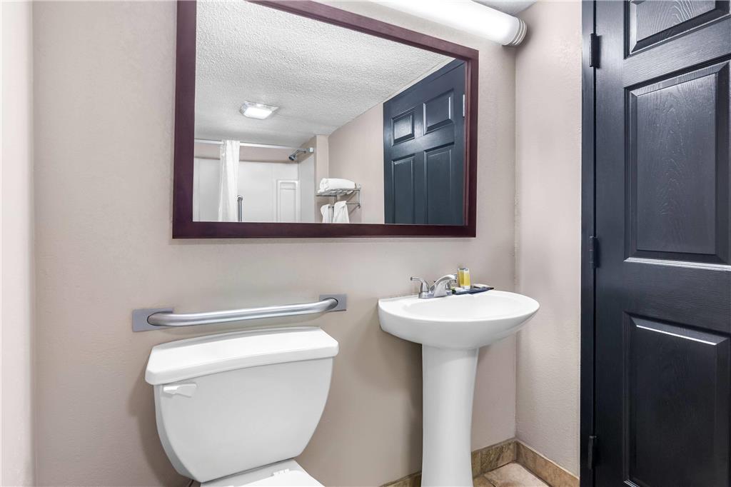 Super 8 by Wyndham Columbia - photo 20
