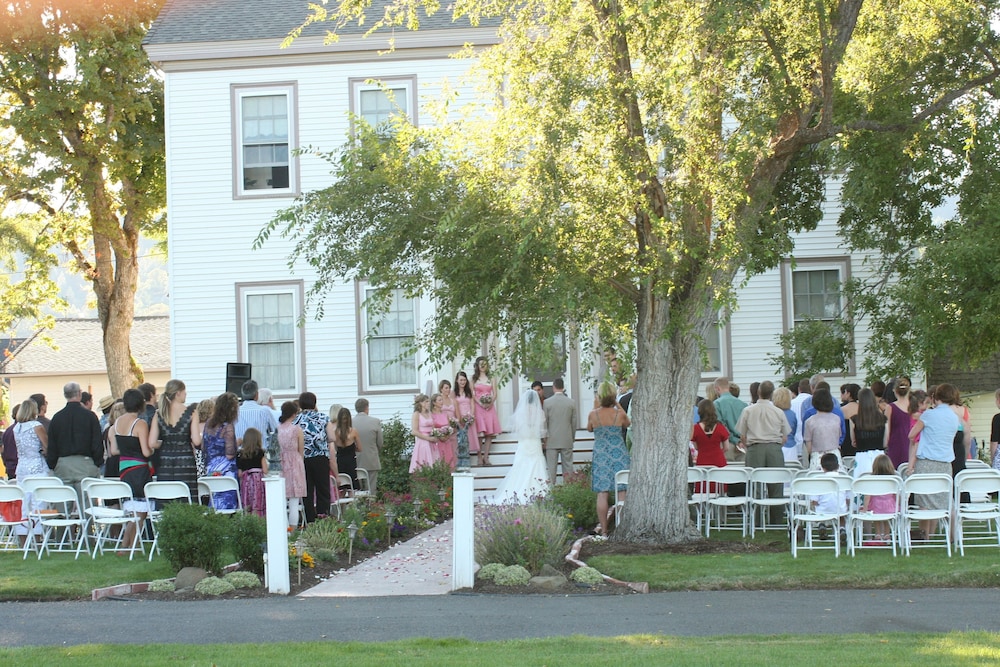 Bybee's Historic Inn - photo 78