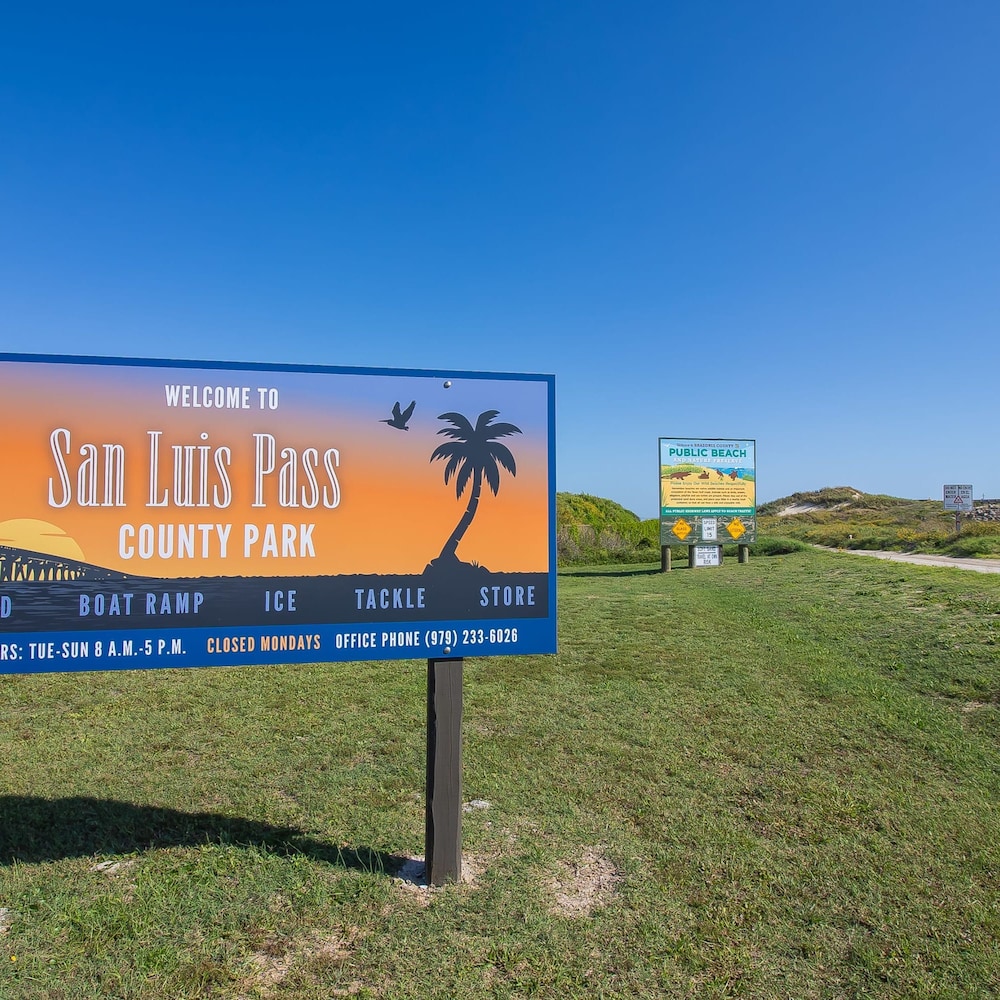 Gulf Adventures and Beachfront Relaxation Awaits - photo 50