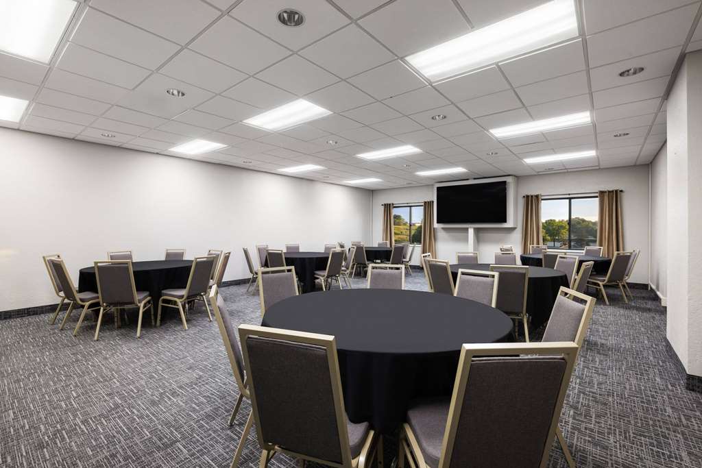 Baymont by Wyndham Shakopee - photo 24