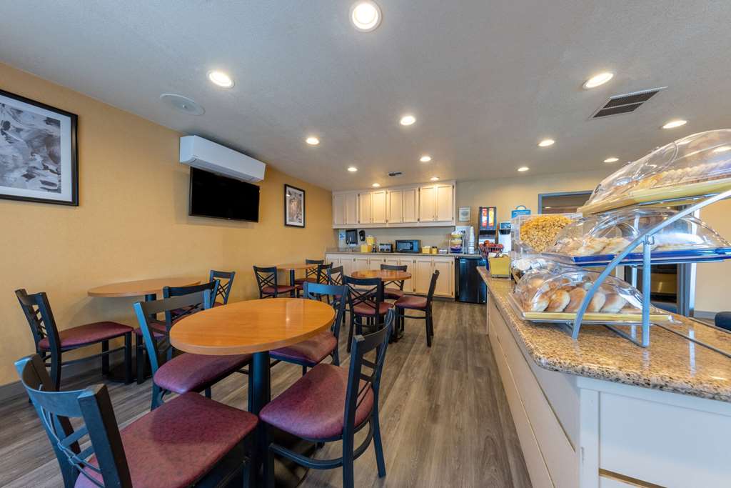Days Inn by Wyndham Lathrop - photo 38