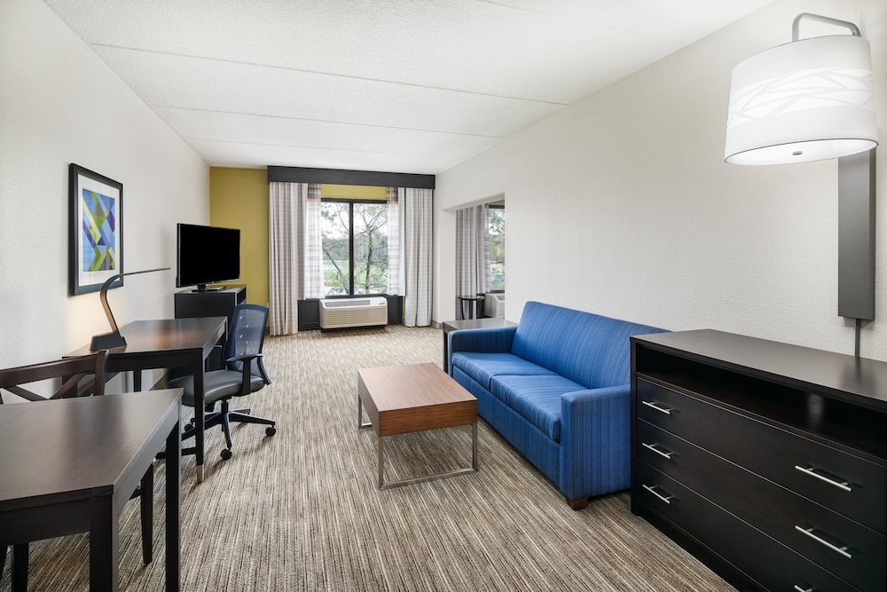 Holiday Inn Express & Suites Jacksonville SE Med Ctr Area by IHG - photo 16