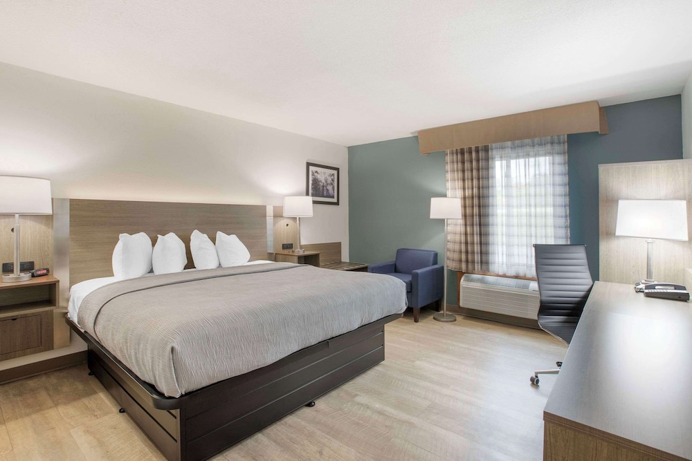 Quality Inn Newton at I 80 - photo 6