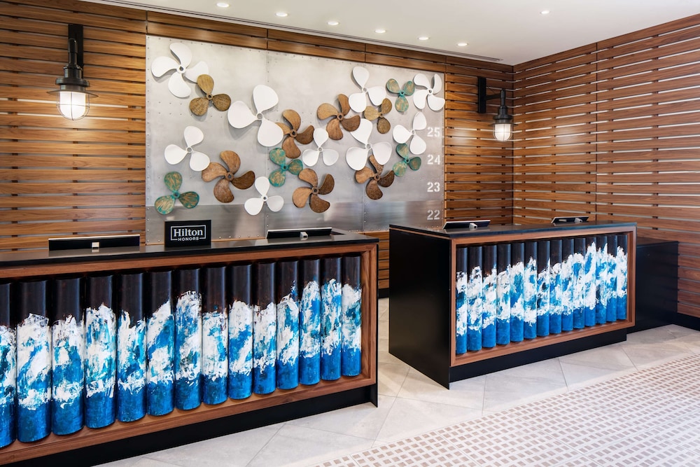 Hampton Inn Boston Seaport District - photo 5