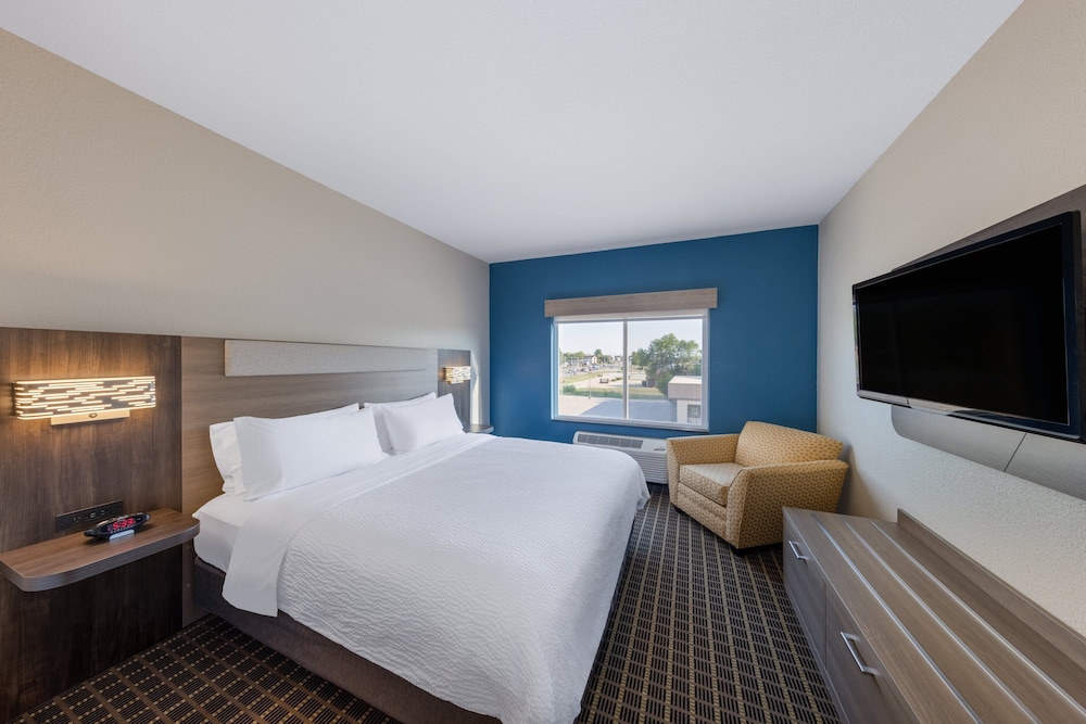 Holiday Inn Express Hotel & Suites Pittsburg by IHG - photo 36