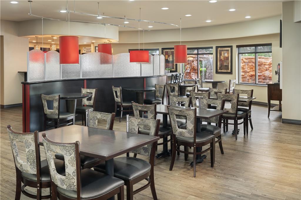 Best Western Premier Crown Chase Inn & Suites - photo 5