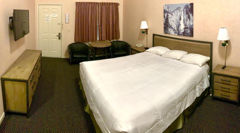 Yosemite View Lodge - photo 20
