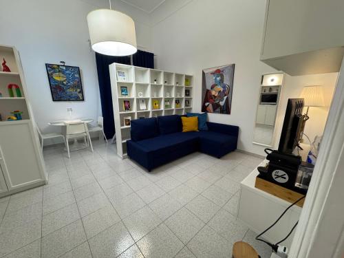 suite cubè al centro storico vicino la scuola Vespucci con parcheggio su richiesta — 4-Star Luxury Hotel in Frattamaggiore, Italy