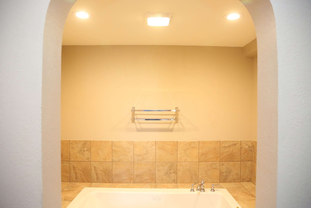 Super 8 by Wyndham Portsmouth - photo 20