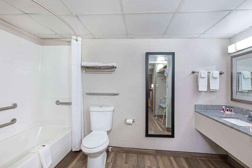 Days Inn By Wyndham Knoxville North - photo 11