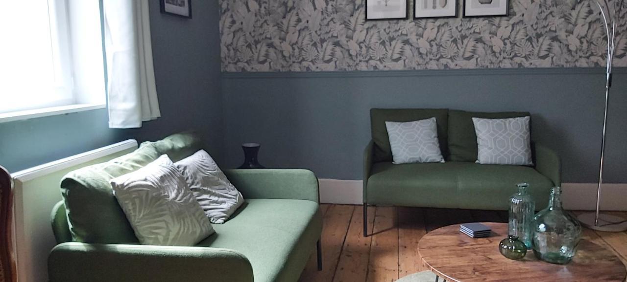 Les Parisiennes in Le Treport, France