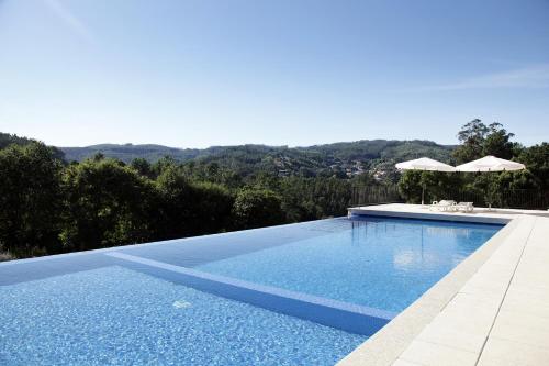 Encosta Dos Túneis Turismo E Lazer — hotel in Sever Do Vouga