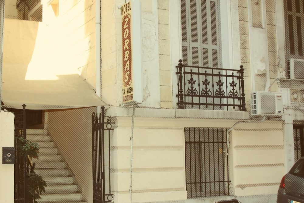 Zorbas Hotel Hostel - last minute hotel in Athens