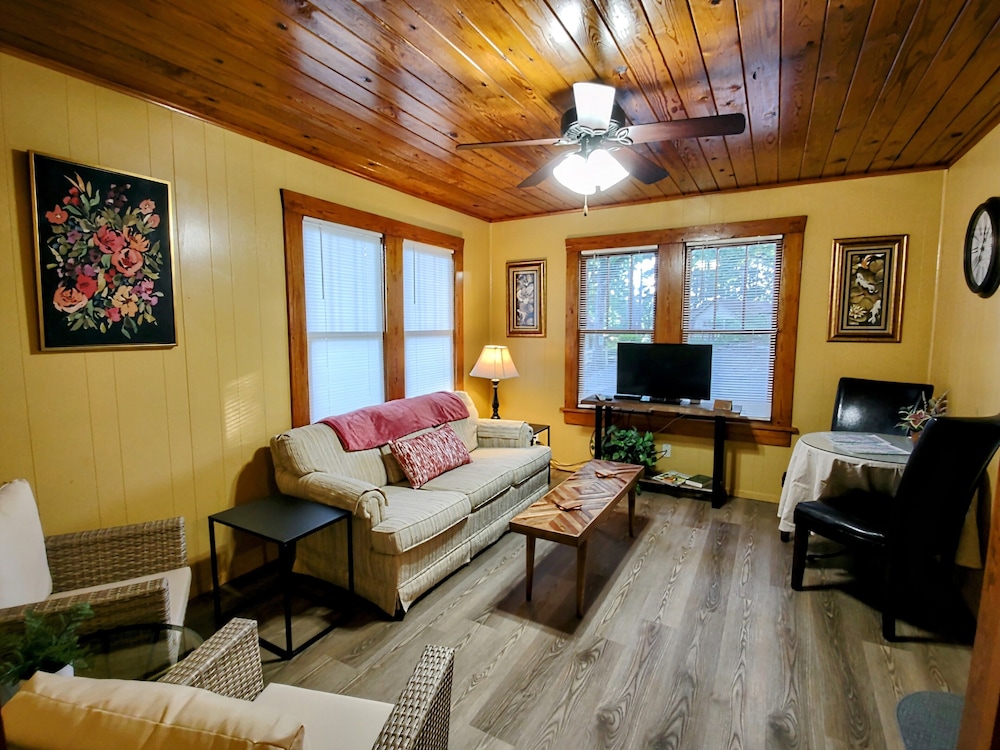Edgewater Resort Cottage #1 - photo 108