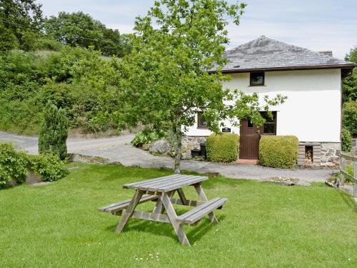 Honeysuckle Cottage 29938 — 4-Star Luxury Hotel in Exeter, United Kingdom