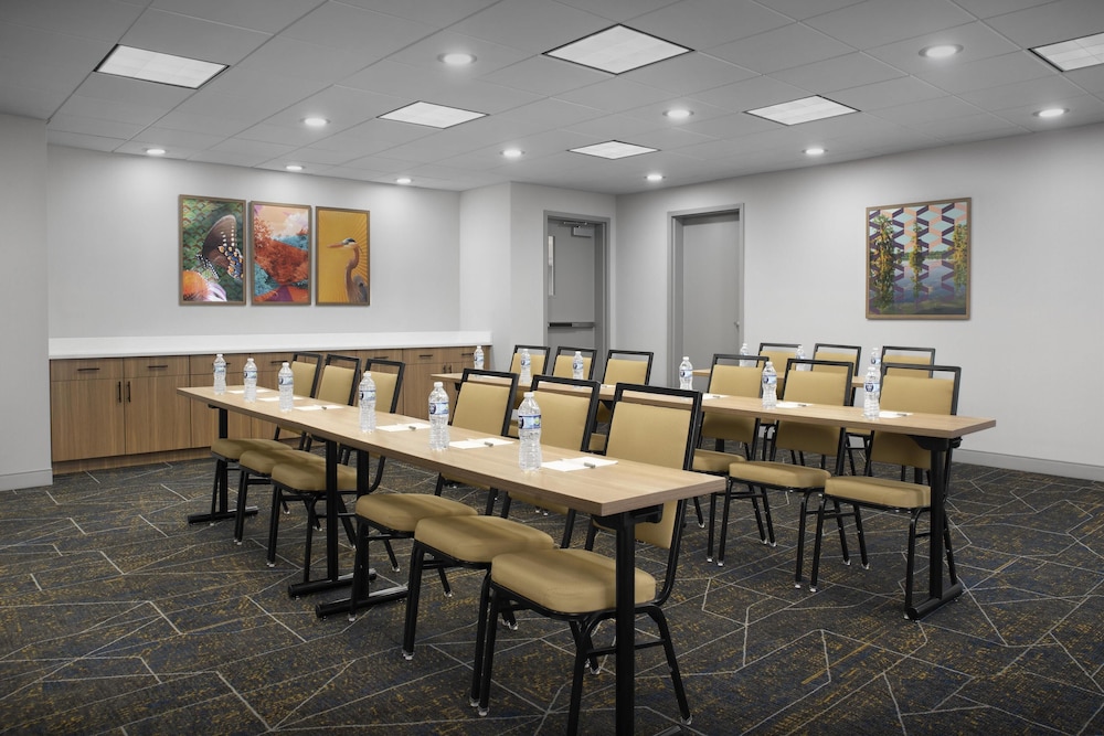 Hampton Inn & Suites Laurel MS - photo 33