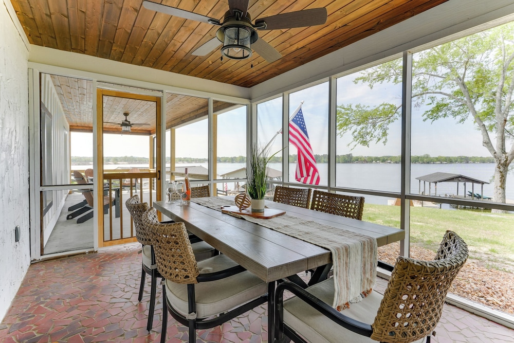 'sunset Paradise' on Weiss Lake w Private Dock — hotel in Centre