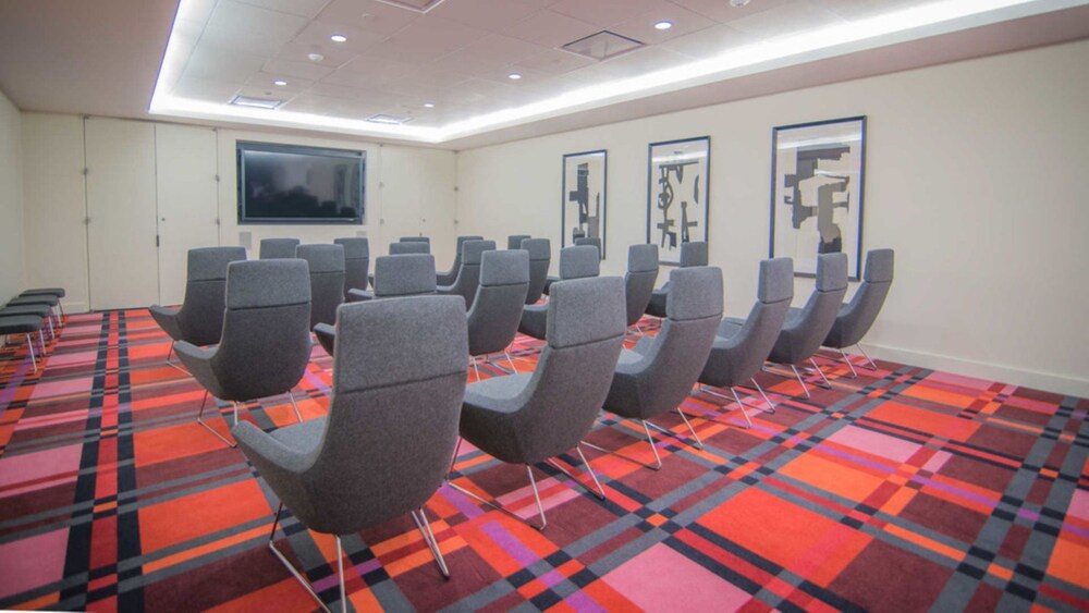 Global Luxury Suites At Emerson Place - photo 35