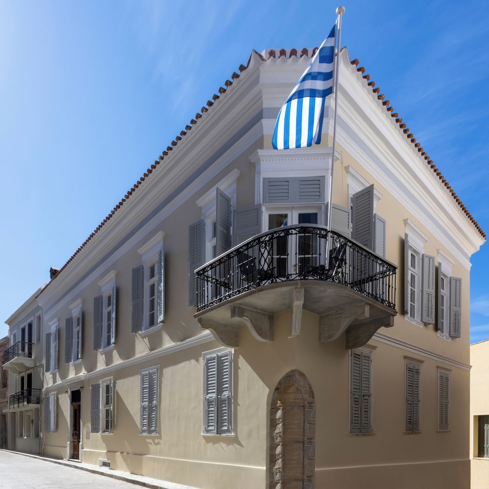 6 Roosevelt Str. — Ano Syros — photo 2