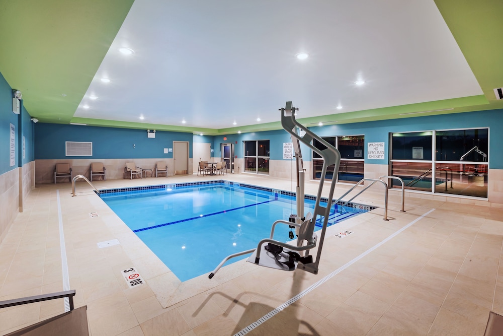 Holiday Inn Express & Suites Lenexa Overland Park Area by IHG - photo 28