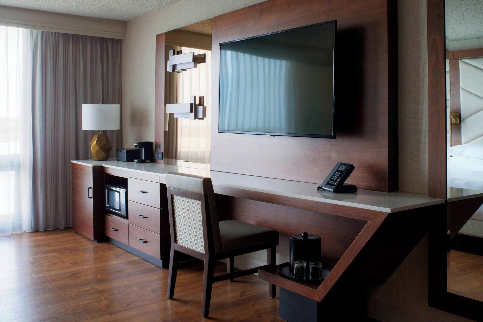 Kansas City Airport Marriott - photo 18