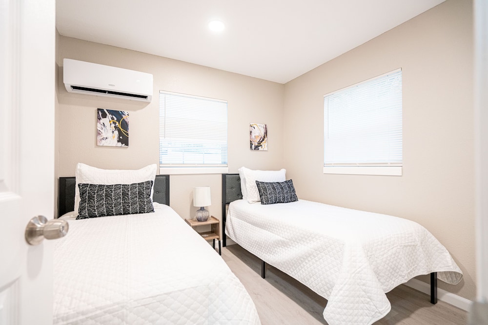 University Serenity Suites 14th - photo 11