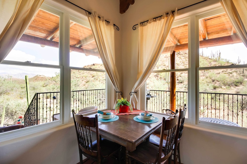 El Diamante Mtn View Casita with Private Jacuzzi in Tucson, United States