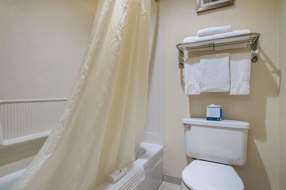 Quality Inn & Suites Silverdale Bangor Keyport - photo 20