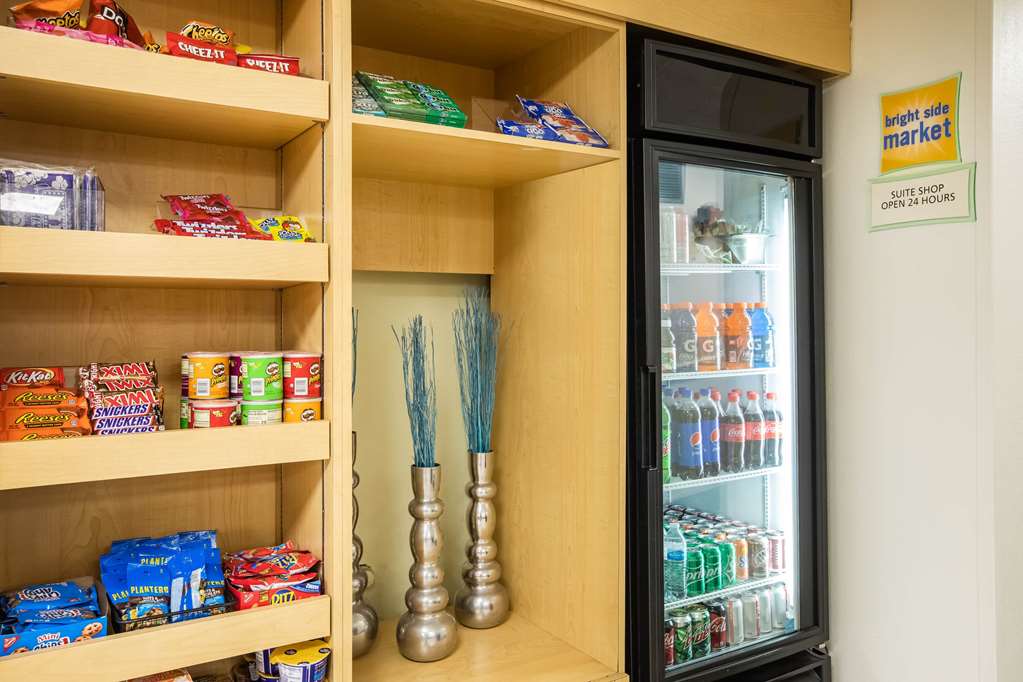 La Quinta Inn by Wyndham Davenport & Conference Center - photo 44