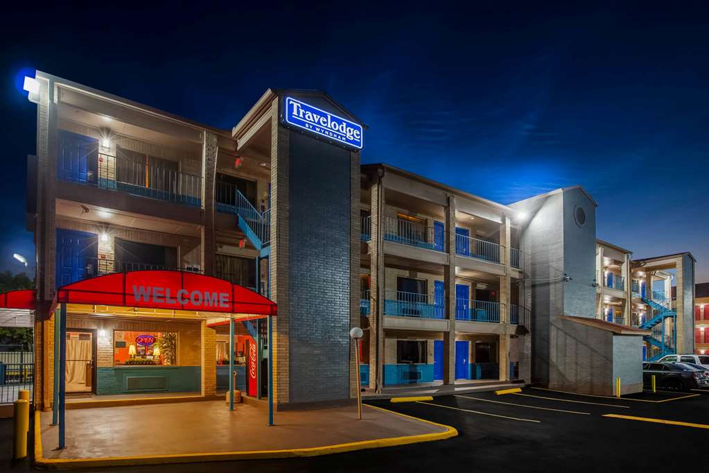 Travelodge by Wyndham Houston Hobby Airport - featured photo