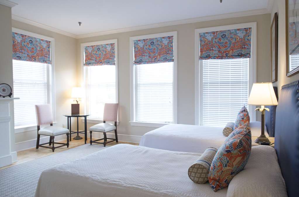 Kings Courtyard Inn - photo 19
