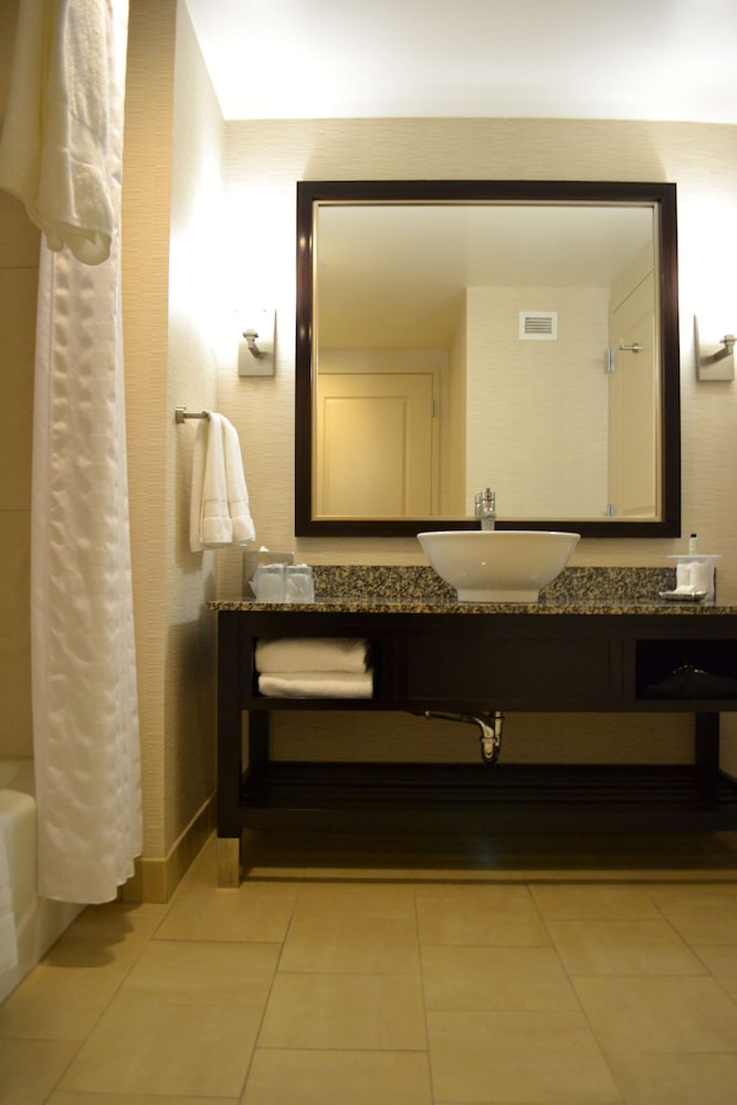 Embassy Suites Palmdale - photo 25