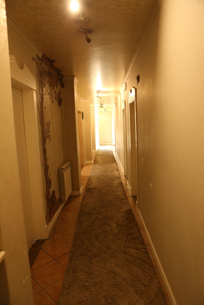 Hotel Autostrada — Kashar — photo 3