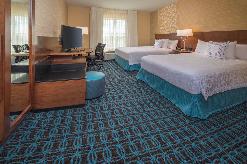 Fairfield Inn & Suites by Marriott Easton - photo 3
