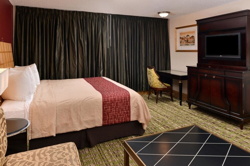 Rodeway Inn & Suites Fresno - photo 29