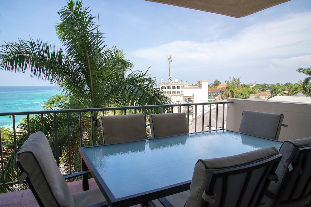 Sky Lounge Beach Studio At Monego Bay Club Resort in Montego Bay, Jamaica