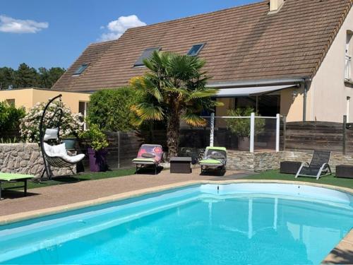 Circuit Des 24h du Mans 8 Personnes — hotel in Brette-Les-Pins