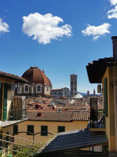 Sweetly home in Florence Suite elegante con Vista Duomo e appartamento Centro Firenze Stazione — 4-Star Luxury Hotel in Florence, Italy