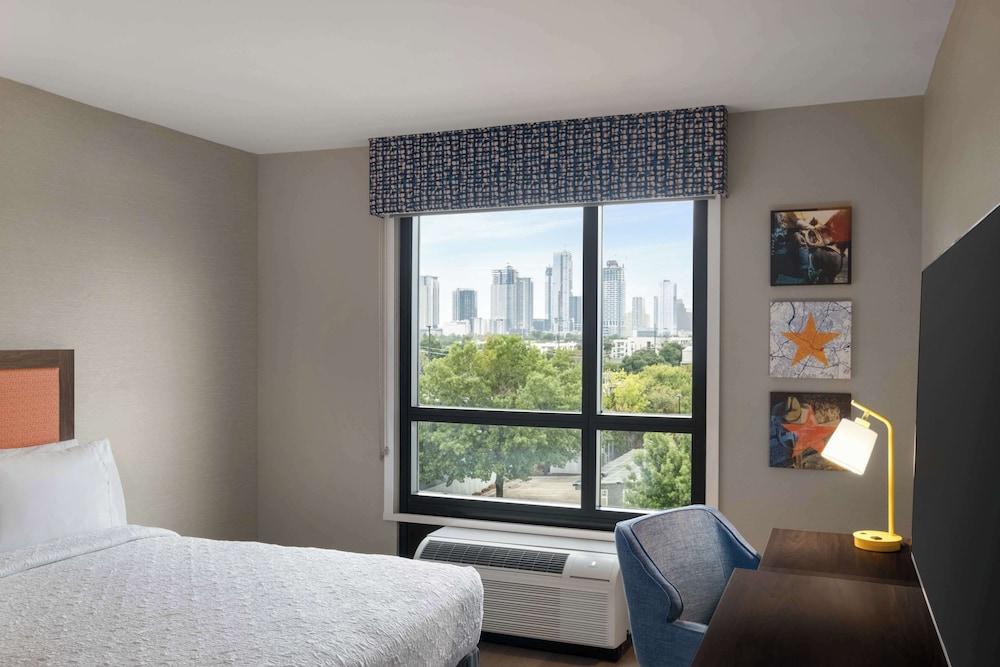 Hampton Inn by Hilton Austin East Side 5th Street - photo 15