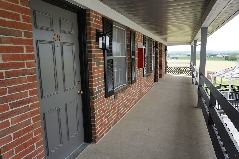 Harvest Drive Family Inn - photo 24