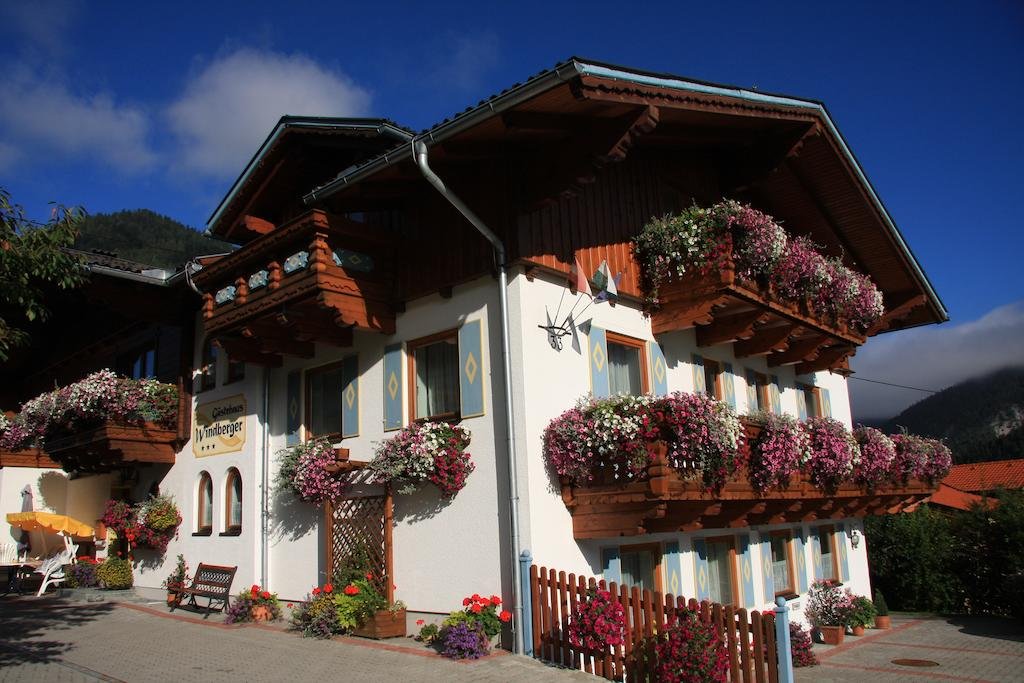 Komfort Appartement Windberger 5m to ski slope 200m to cable car Schladming Dachsteincard inklusive — 4-Star Luxury Hotel in Schladming, Austria