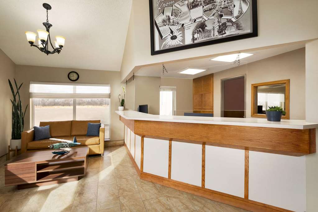 Super 8 by Wyndham Liberal KS - photo 4