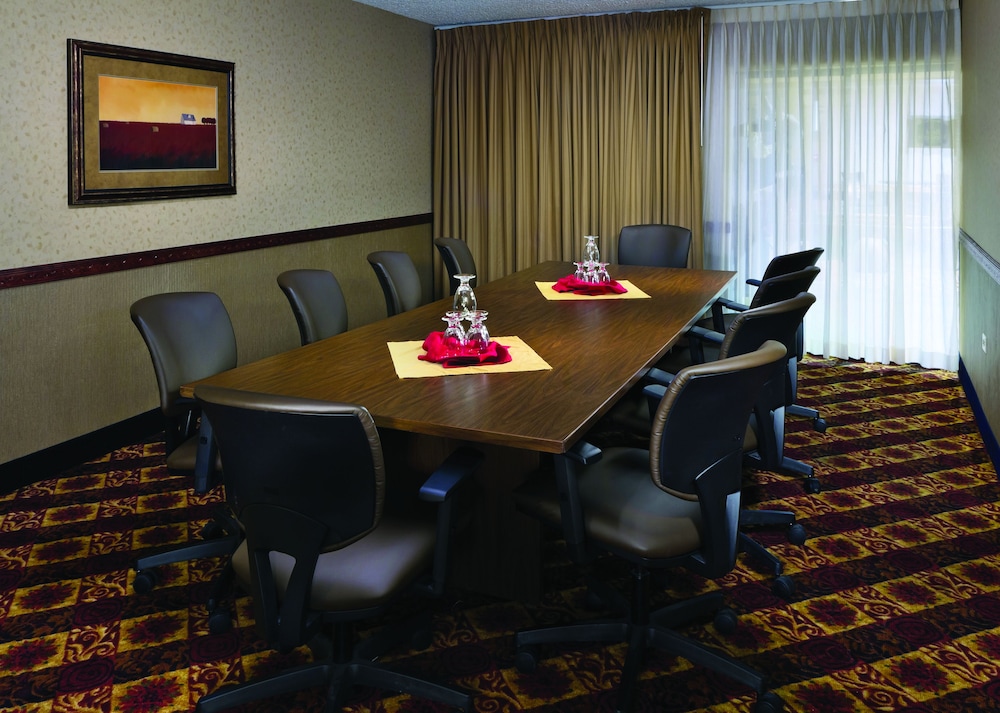 Ramkota Hotel & Conference Center - photo 28