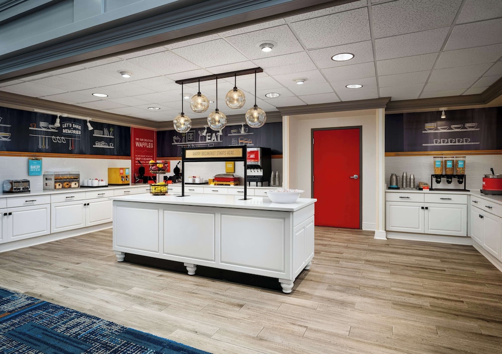 Hampton Inn & Suites Memphis East Germantown Area - photo 58