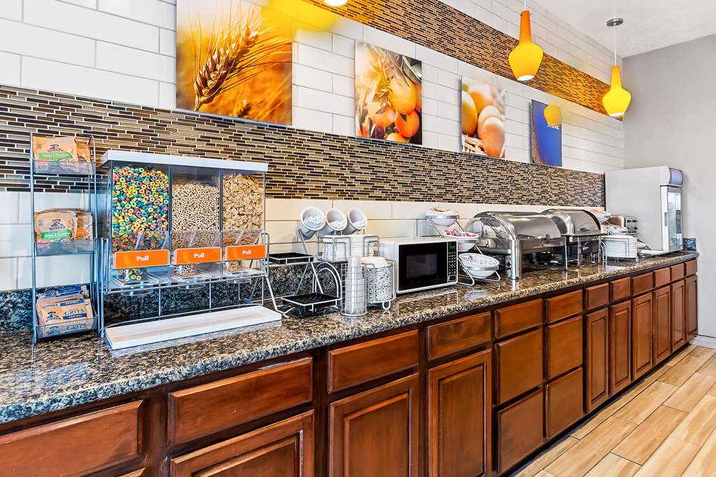 Comfort Suites Vincennes - photo 30