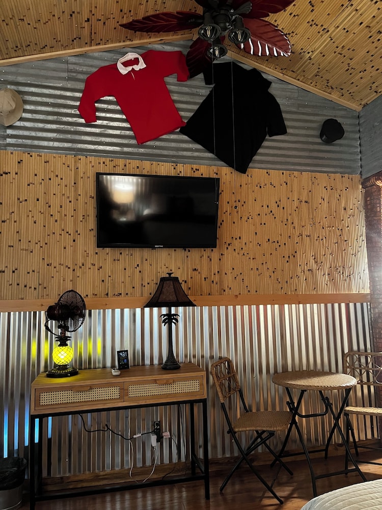 Dusty Boots Motel & Cafe - photo 19
