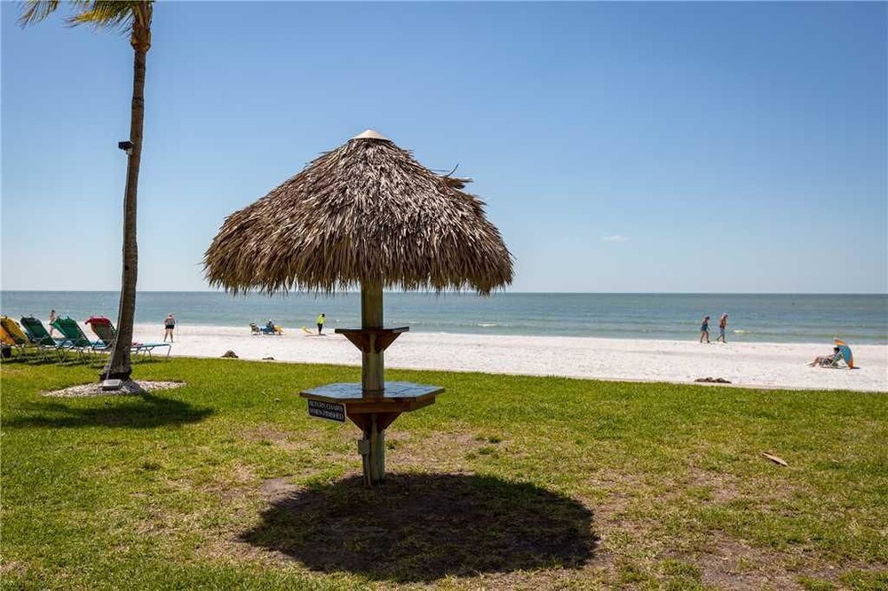 Smugglers Cove 5B5 Two Bedroom Condo — 4-Star Luxury Hotel in Fort Myers Beach, United States