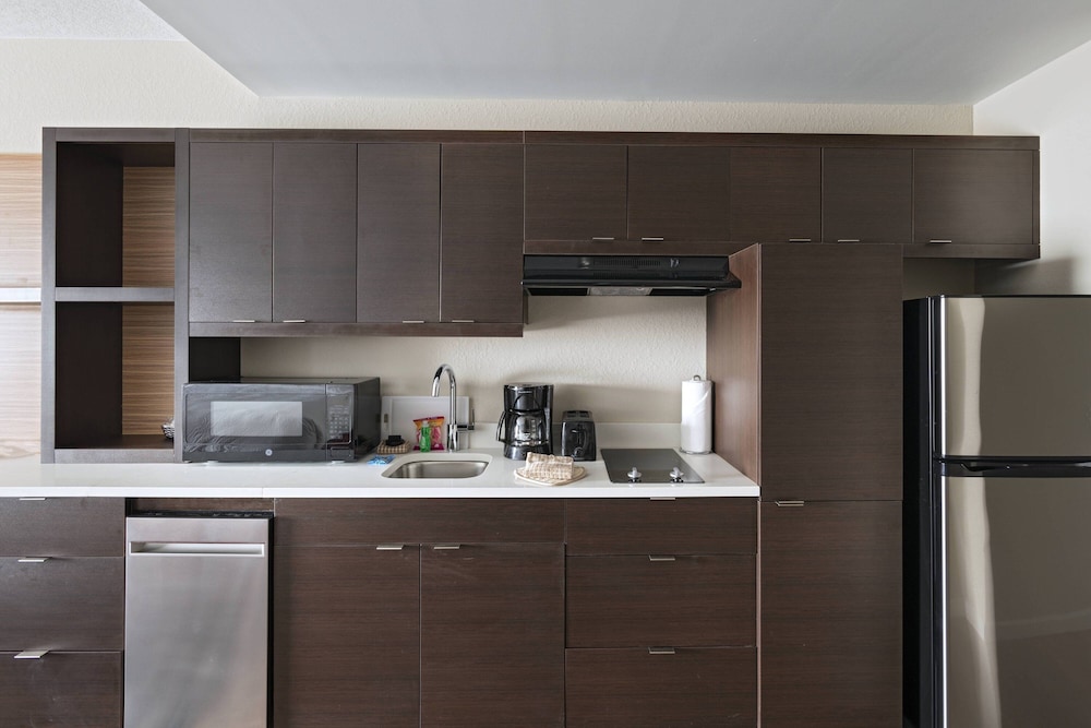 TownePlace Suites by Marriott Naples - photo 10