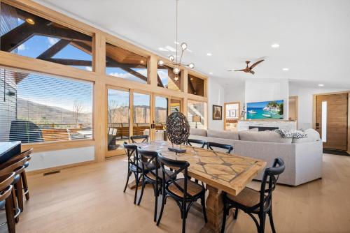 Chateau Woof in Banner Elk, United States